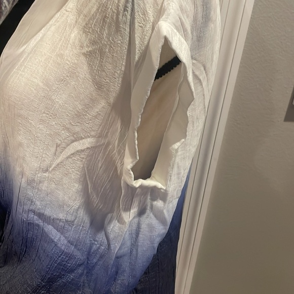 NWOT A Byer Womens White and Blue Ombre Button Down Shirt Top Blouse Size Large - Picture 4 of 9